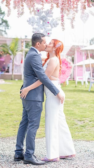 novios en su dia de matrimonio