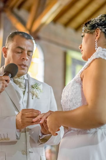 Foto matrimonio por la iglesia