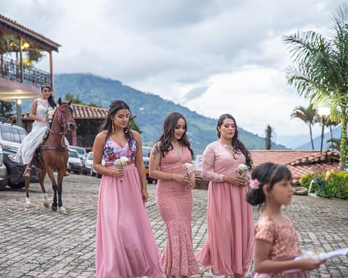 Damas de honor-Novia-Ingreso